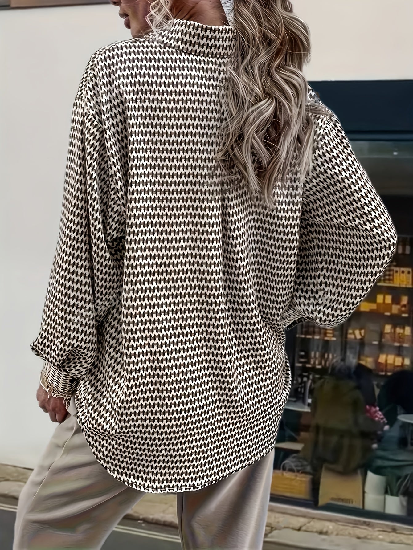 Titania | Women's long-sleeve shirt with geometric print and button placket - Stylish blouse
