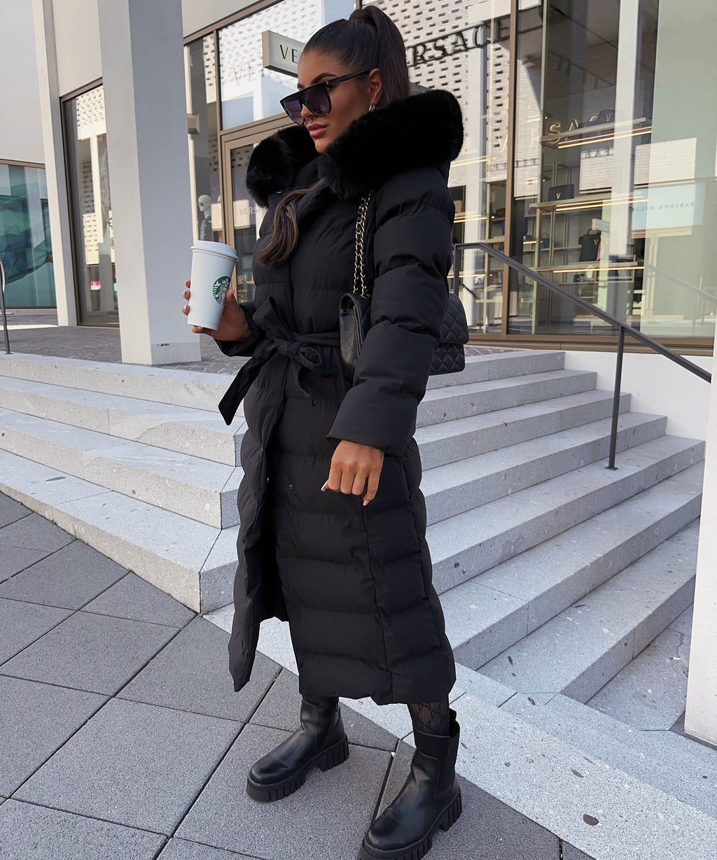 Gitte | Zwarte parka met capuchon voor dames – Waterdichte winterjas voor buiten en casual kleding