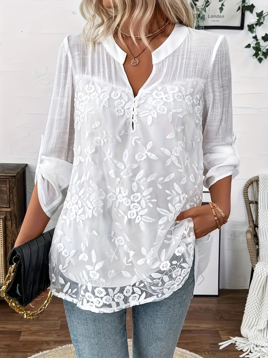 Elverine | Damesbloes met bloemenborduursel – kanten details, luchtige en elegante casual top