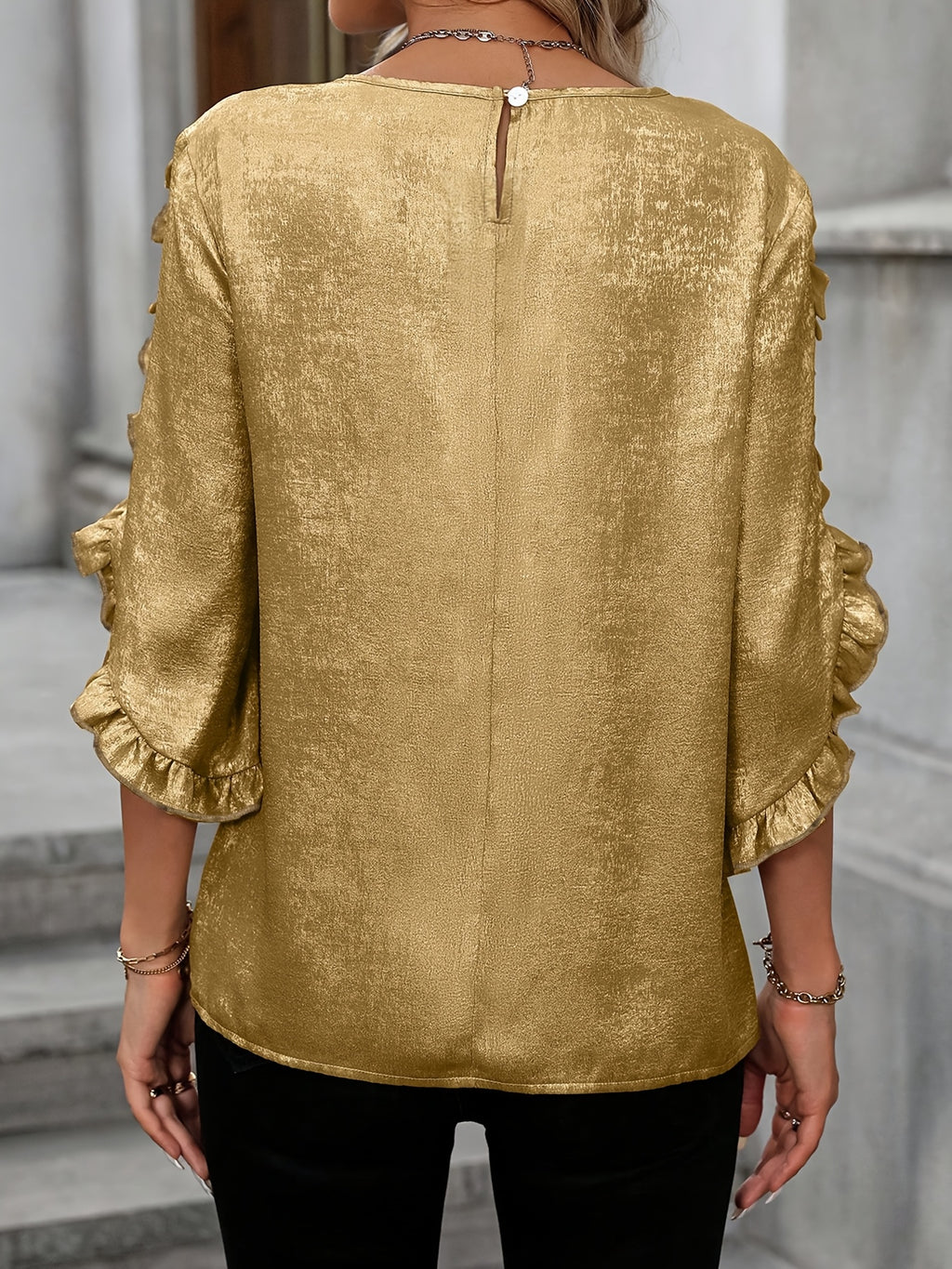 Nereida | Elegante Gouden Blouse met Halve Mouwen en Ruches - Perfect voor Feestjes & Dagelijks Chic
