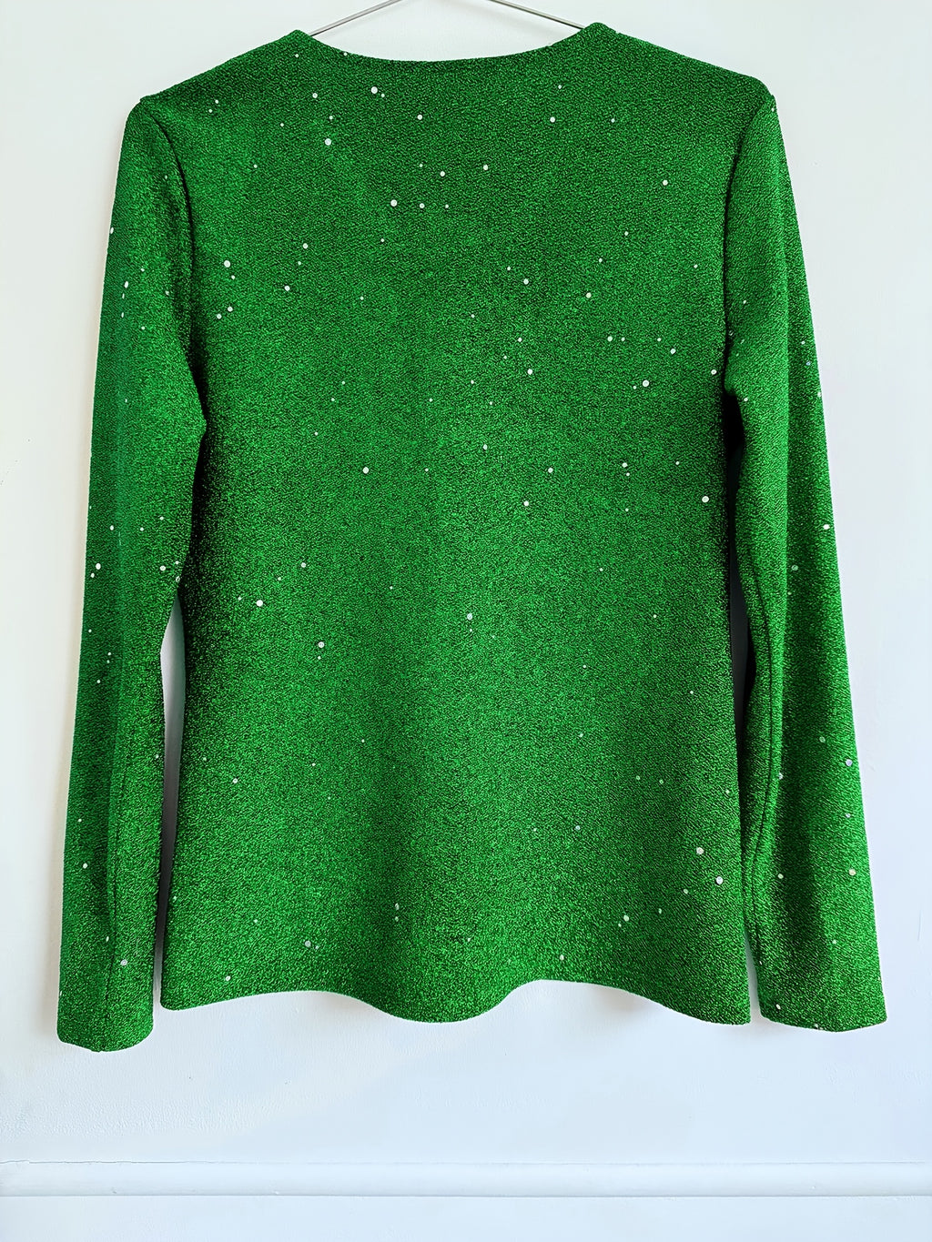 Pavlina | Elegant V-neck Long Sleeve Women's T-Shirt with Sequin Detail - Fashion Top with Style and Fit