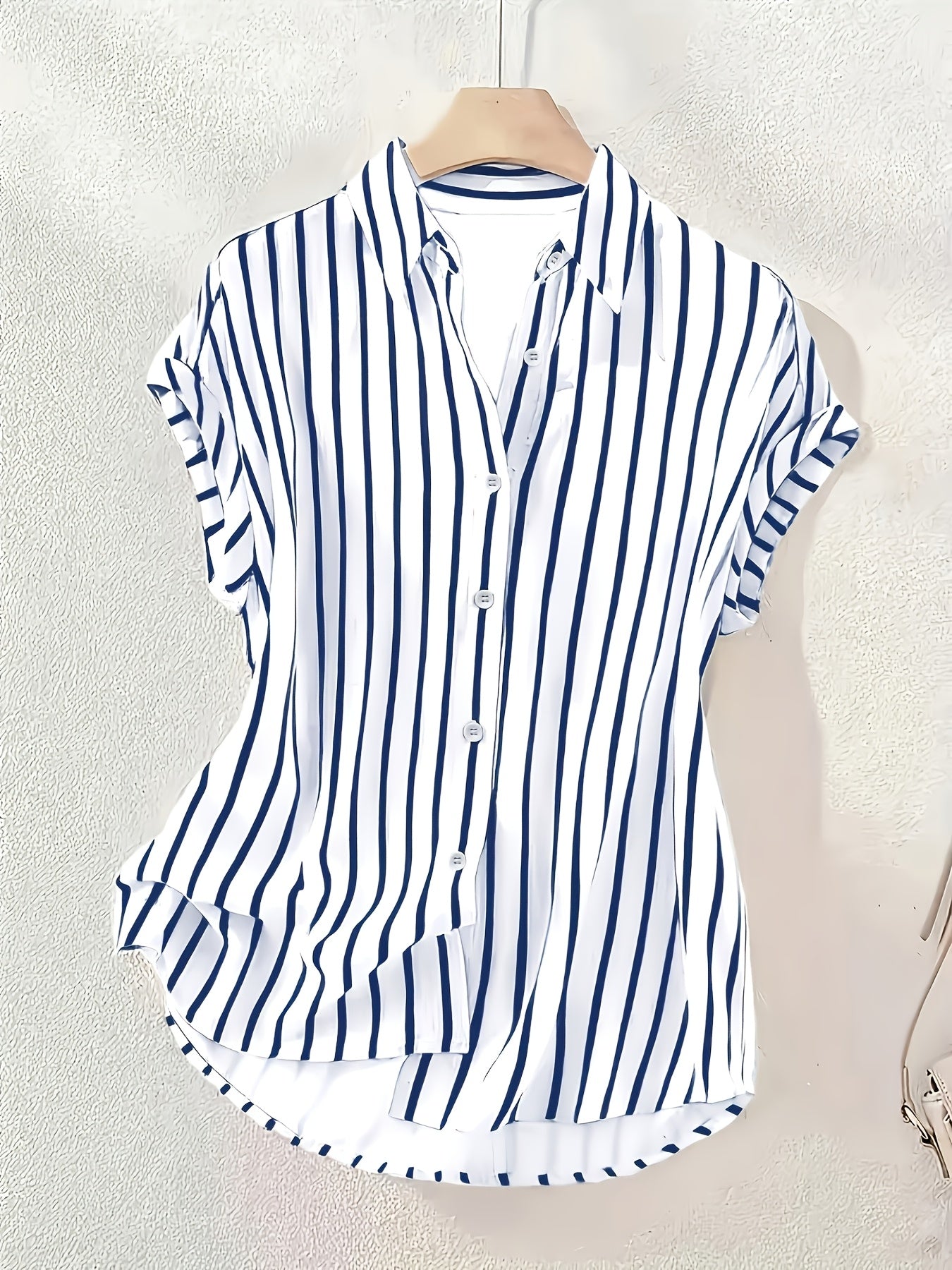 Avessina | Elegante gestreepte damesblouse – blouse met knoopsluiting en reverskraag