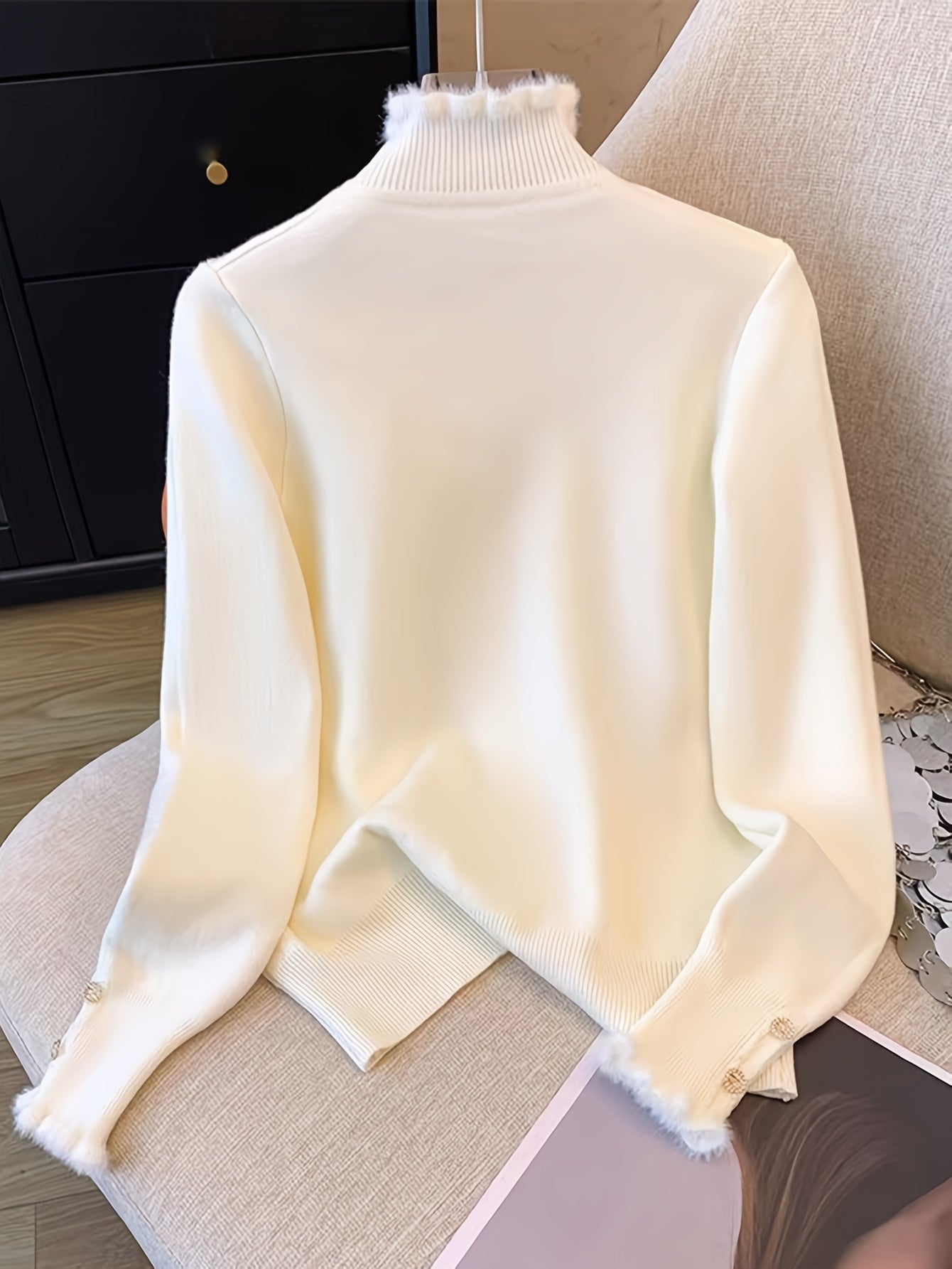 Lyssia | Gebreide dames trui met hoge hals - fleece gevoerd, knoopdetail, trui