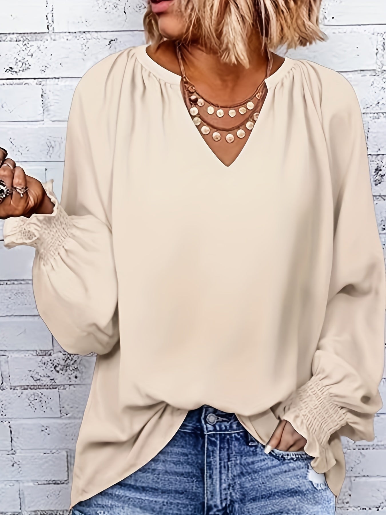 Celyra | Soepel v-halsblouse voor dames - Lantaarnmouwen, stijlvolle top voor elke dag