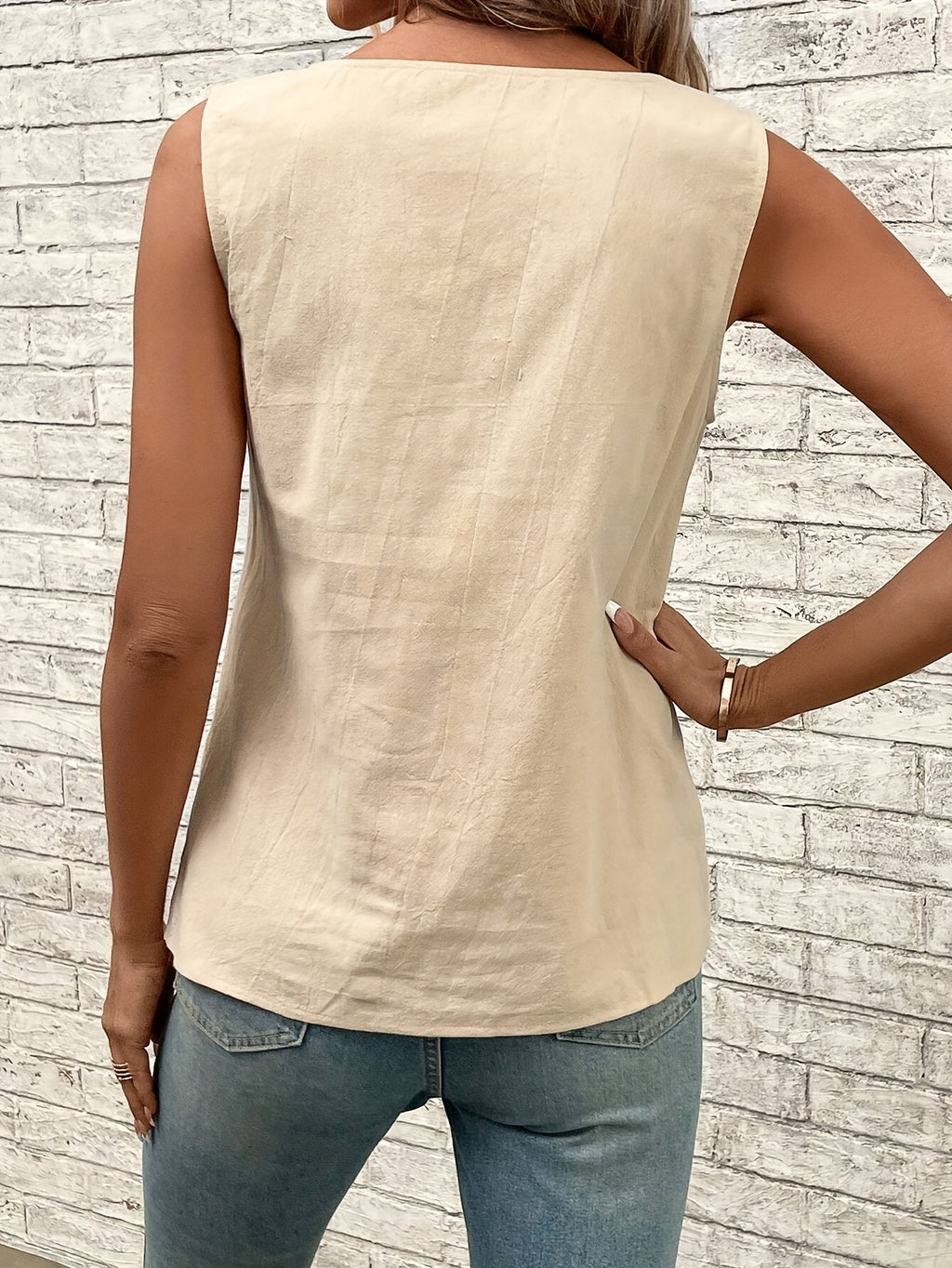 Fiametta | Asymmetrical Neck Sleeveless Tank Top - Casual Top for Women