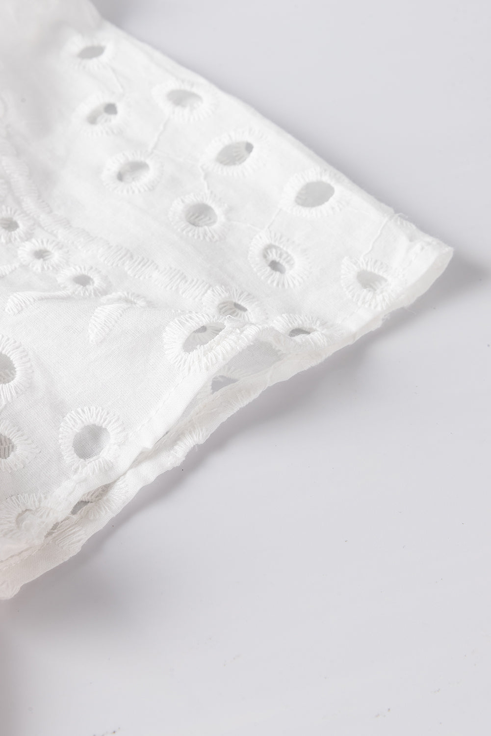 Viveca | Chique Geometrisch Borduurwerk Holle Blouse