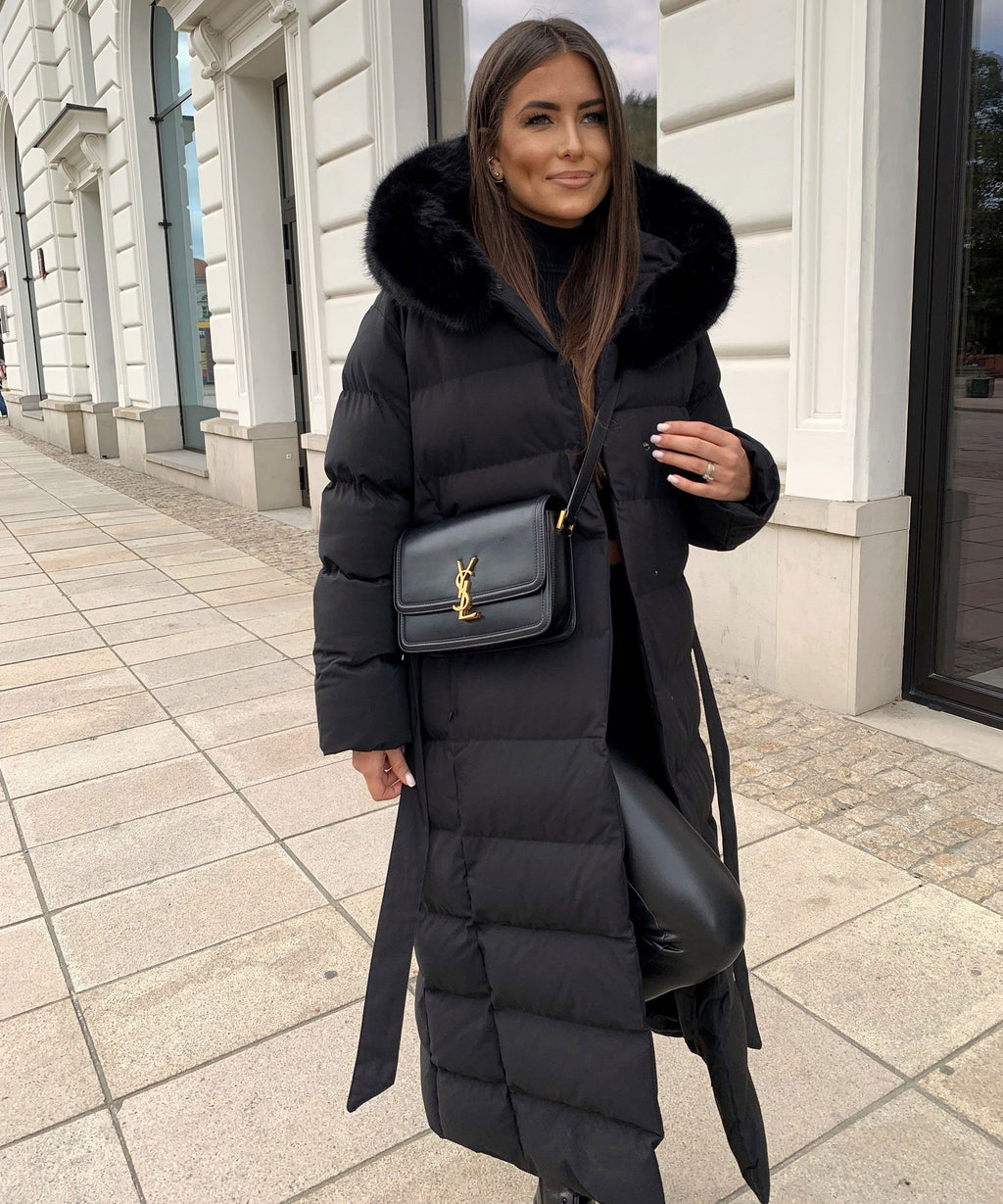 Gitte | Zwarte parka met capuchon voor dames – Waterdichte winterjas voor buiten en casual kleding