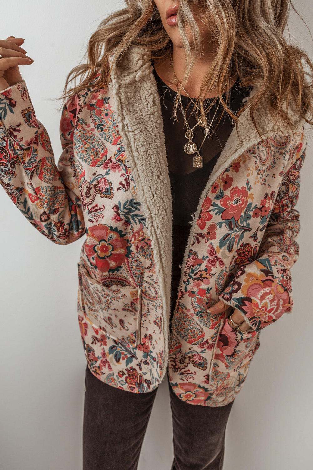 Isabetta | Vrouwen vintage paisley bloemen sherpa gevoerde capuchonjas, zachte en warme bovenkleding