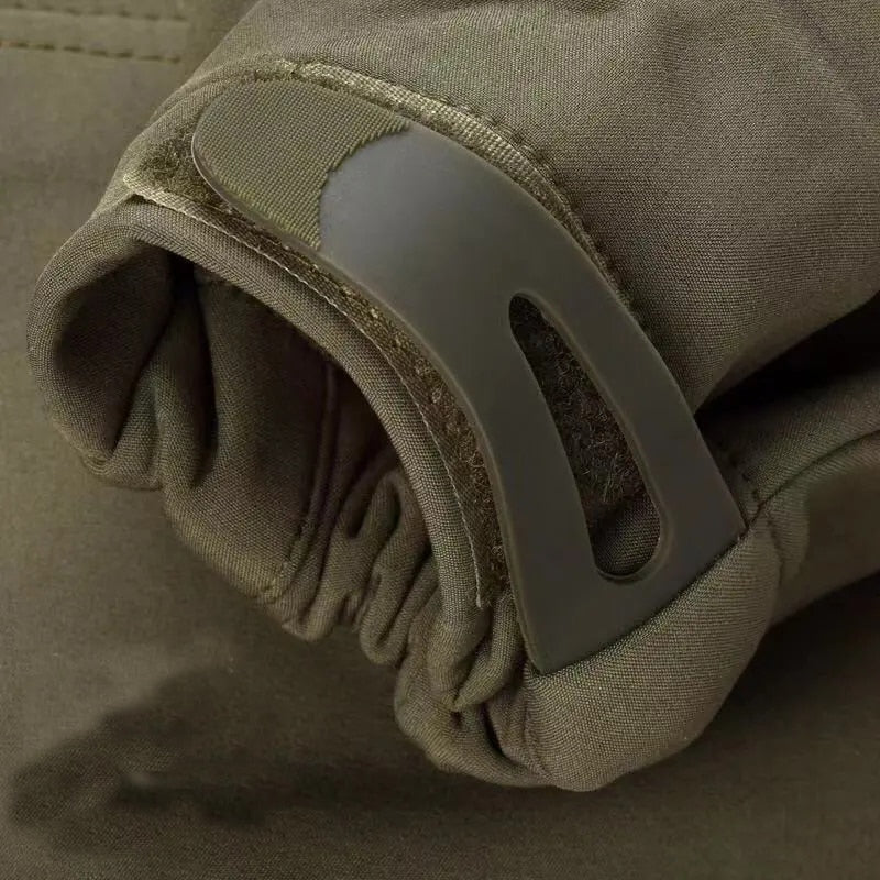 Hjalte | Waterdichte jas en broek voor heren – Tactische regenkleding voor buiten, ademend en duurzaam