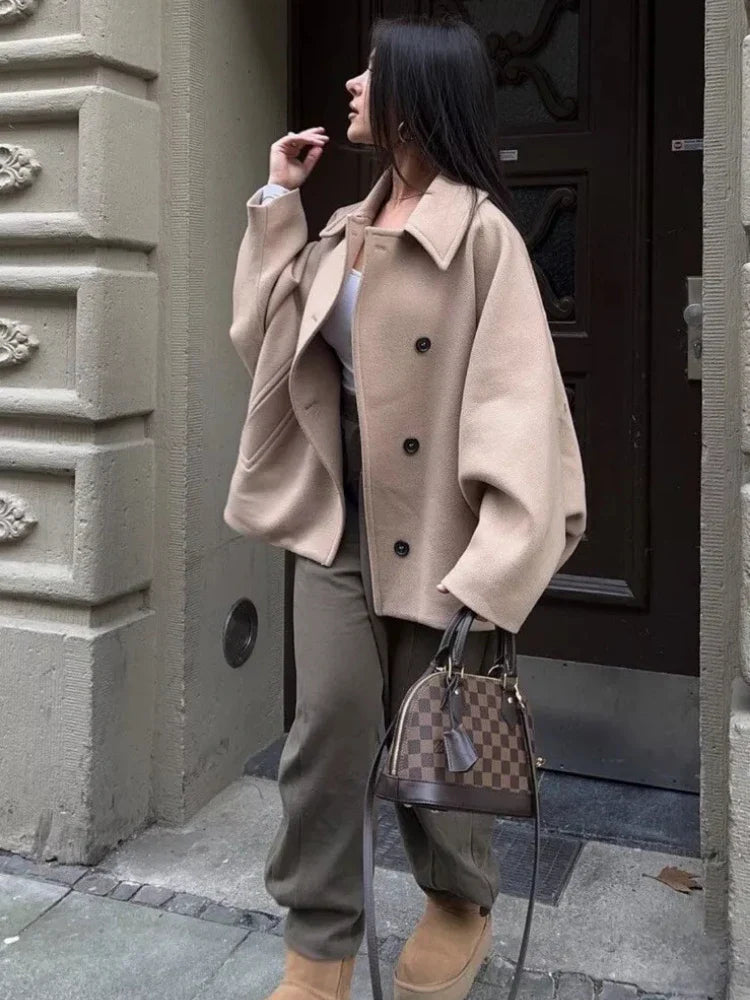 Kalena | Oversized damesjas – Onregelmatige knoopsluiting, casual jas met losse pasvorm