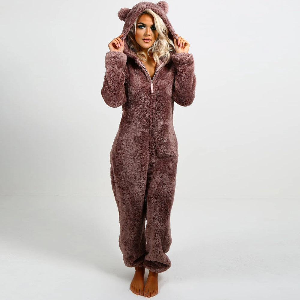 Liorah | Plush fleece onesie voor dames met capuchon en berenoren – Warme, knusse winterpyjama