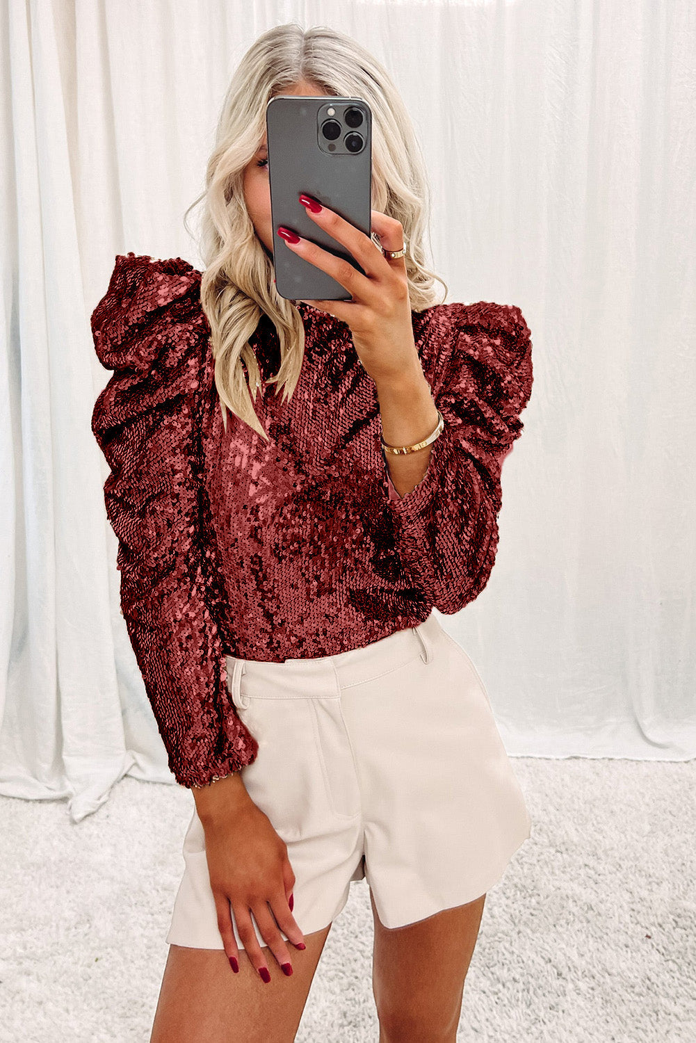 Beatriz | Top avec un chemisier glamour et scintillant, haut festif pour femme avec manches scintillantes et sequins