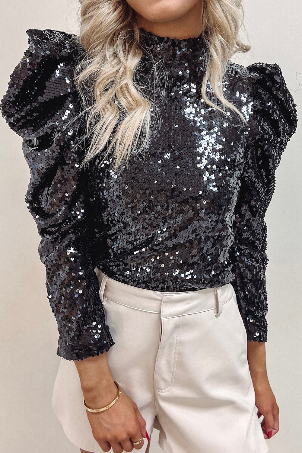 Beatriz | Top avec un chemisier glamour et scintillant, haut festif pour femme avec manches scintillantes et sequins