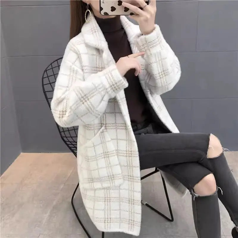 Beryn | Damesjas van imitatiewol, halflang – geruit, warme winterjas, casual en elegant