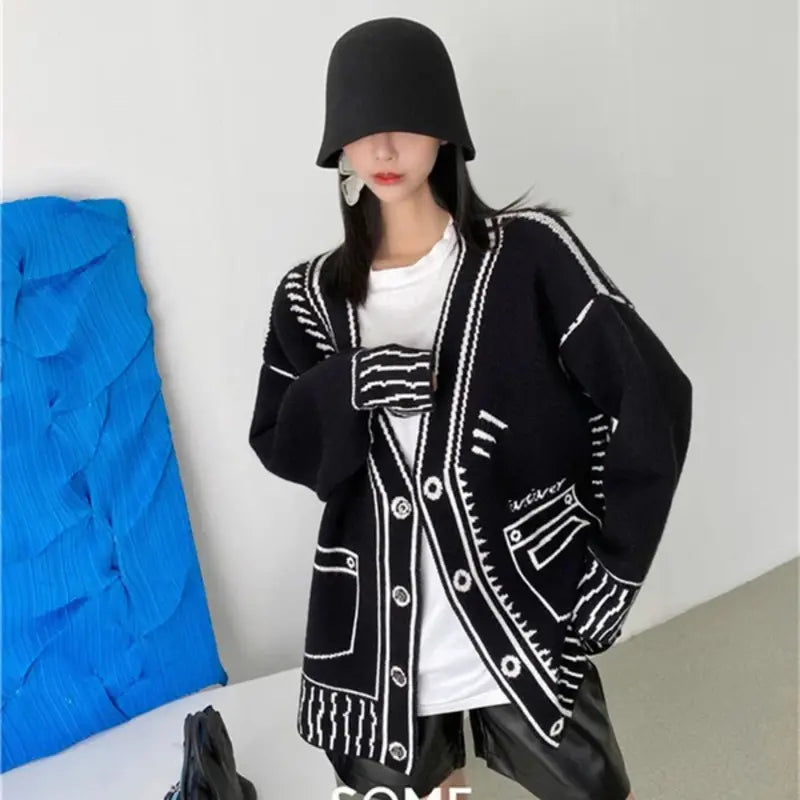 Eulalia | Oversized Cardigan Sweater - 3D Graffiti Pattern for Trendy Street Style